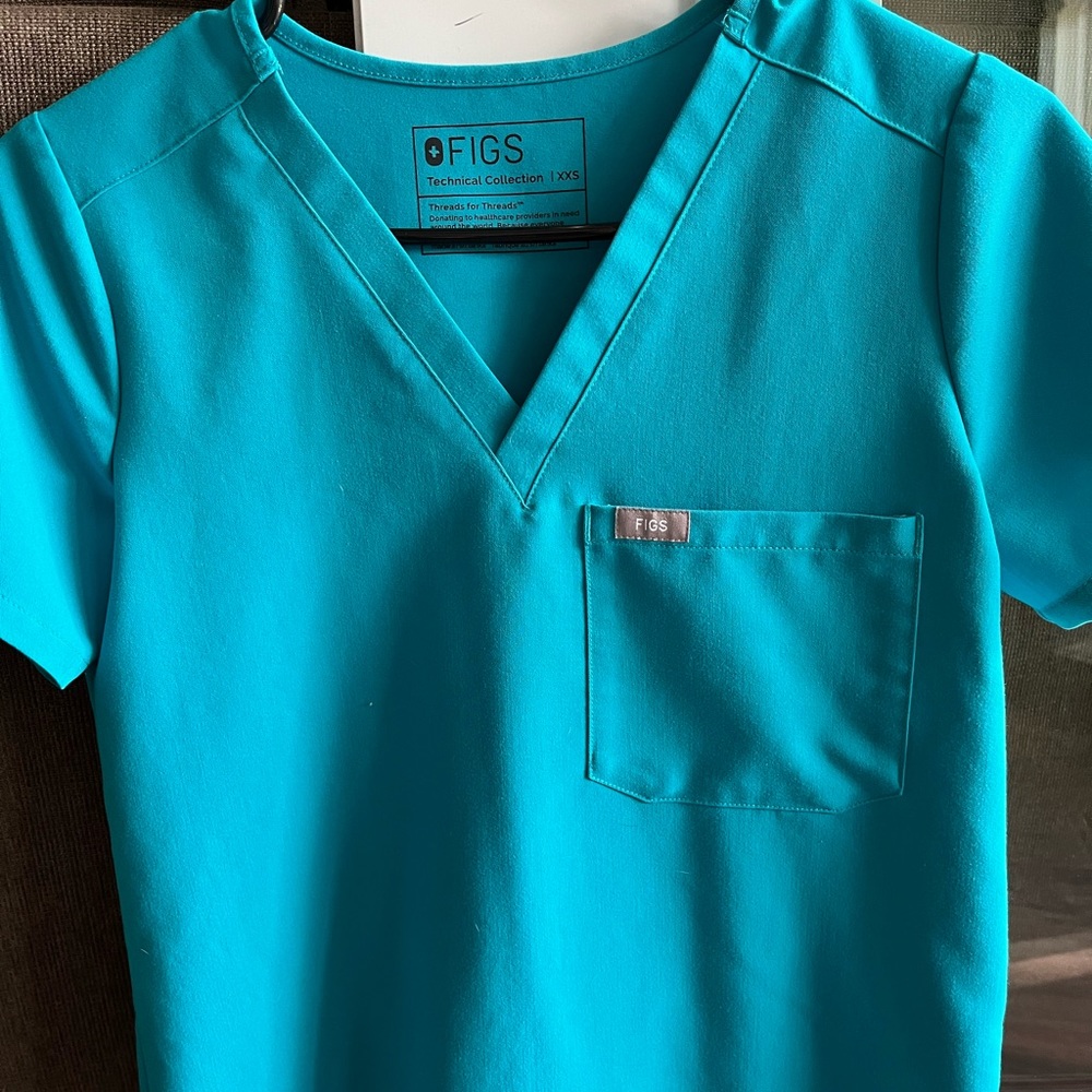 Teal figs scrub top